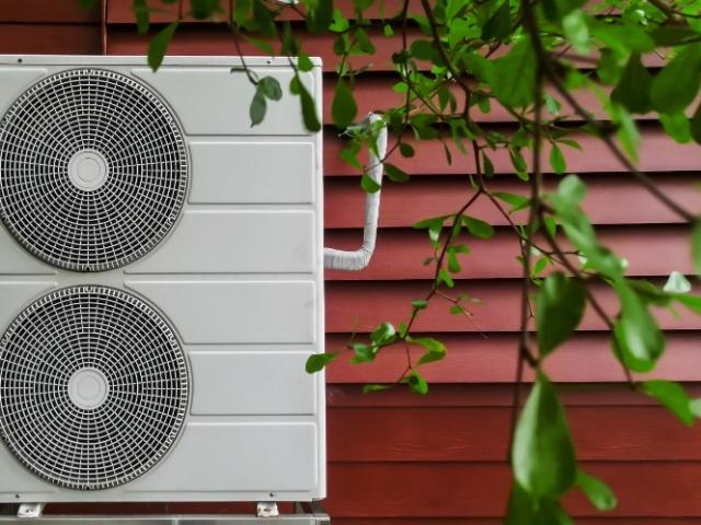 Installation de pompe à chaleur dans une maison individuelle - Avant